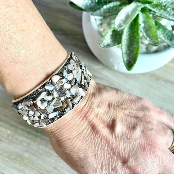 Beautiful stone boho magnetic bracelet w Gypsy zen hippy vibe - Picture 3 of 9